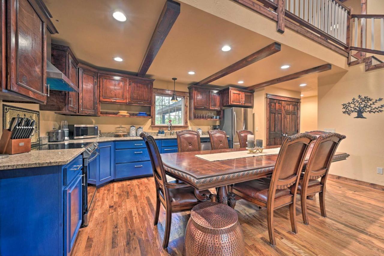 Tudor-Style Broken Bow Cottage With Hot Tub And Decks! Stephens Gap Exterior photo