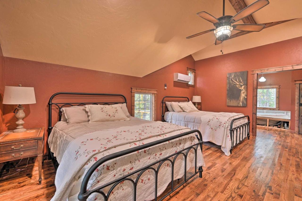 Tudor-Style Broken Bow Cottage With Hot Tub And Decks! Stephens Gap Exterior photo